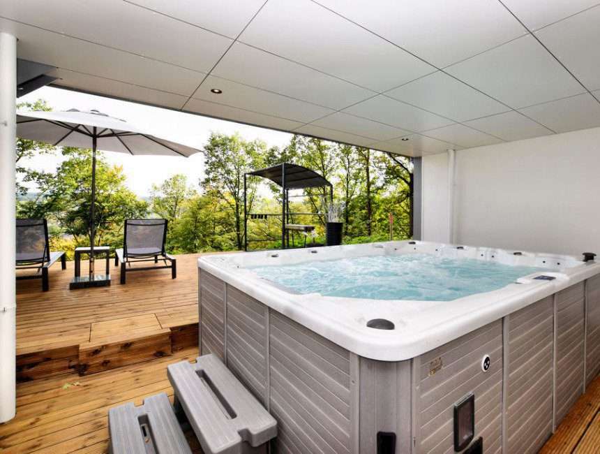 overnachten in de natuur met jacuzzi Balmoral