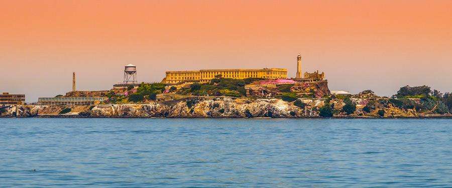 Alcatraz was vroeger een gevangenis voor de zwaarste criminelen. Nu is het een geweldig museum!