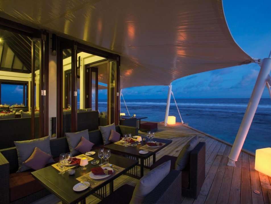 Atmosphere Kanifushi restaurant