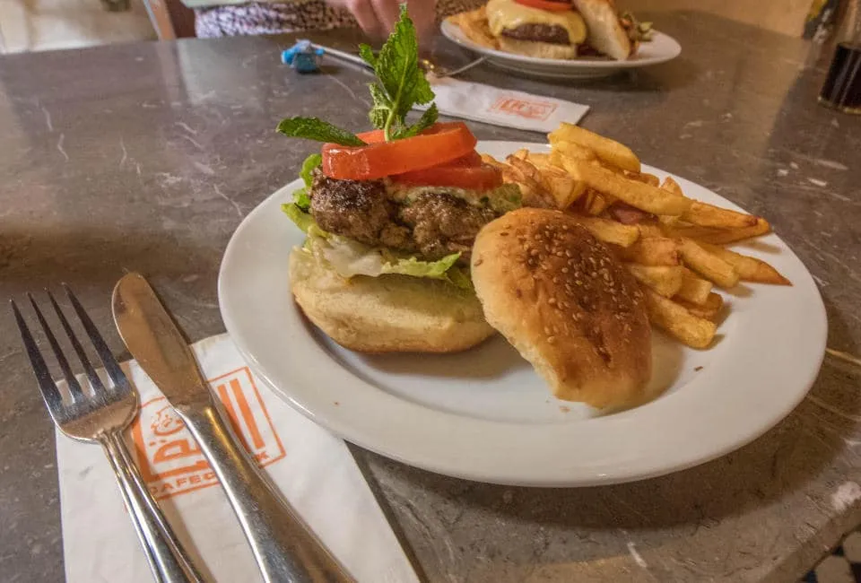 café clock kamelenburger
